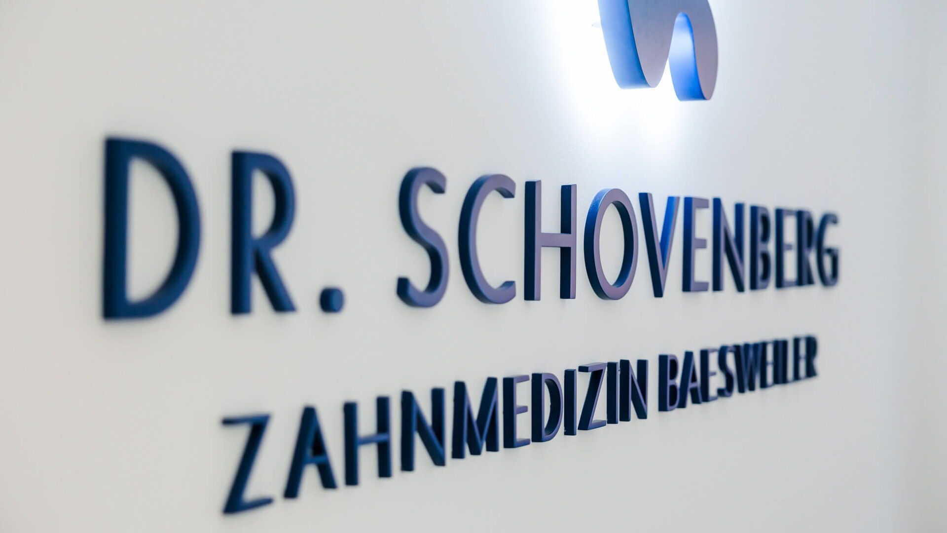 Zahnarzt Dr. Schovenberg in der Nähe von Aldenhoven